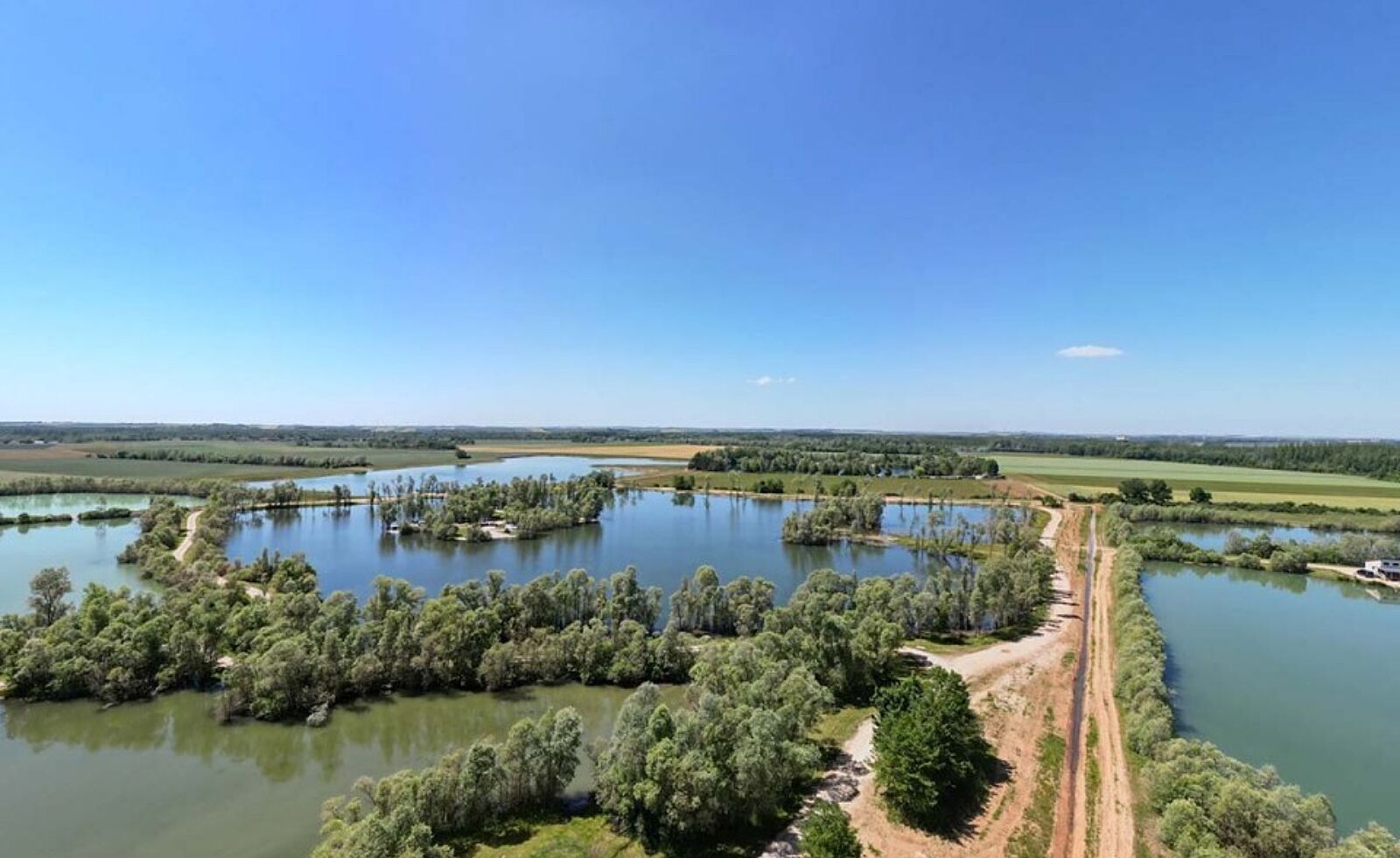 Charlie lake top1 Carp Fishing Lake France
