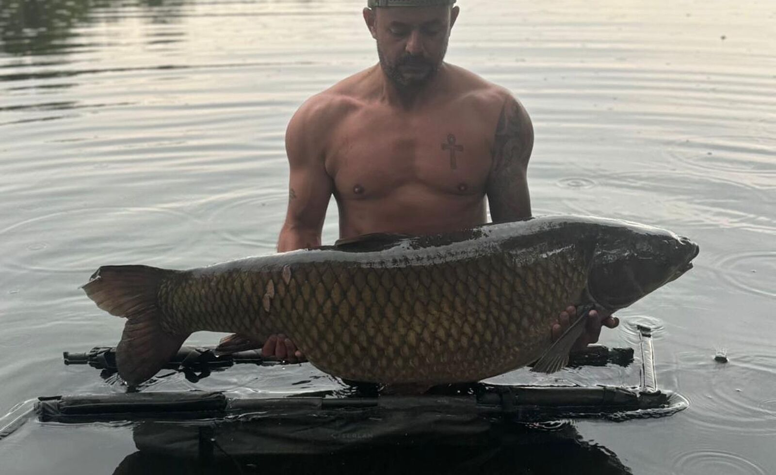Chef de Ville Carp Fishing France at 08 26 40
