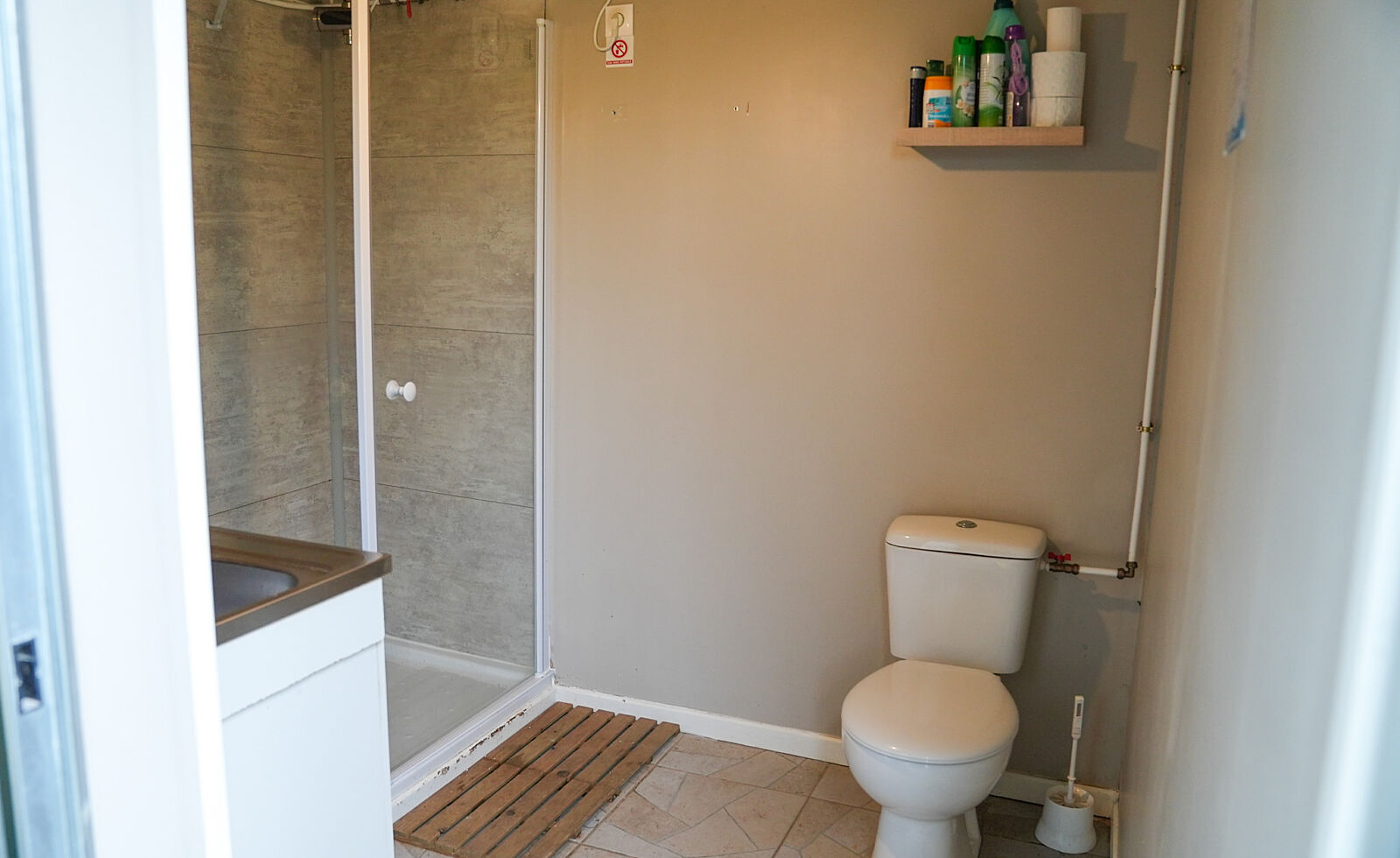 Lucky Lake accommodation 13 2