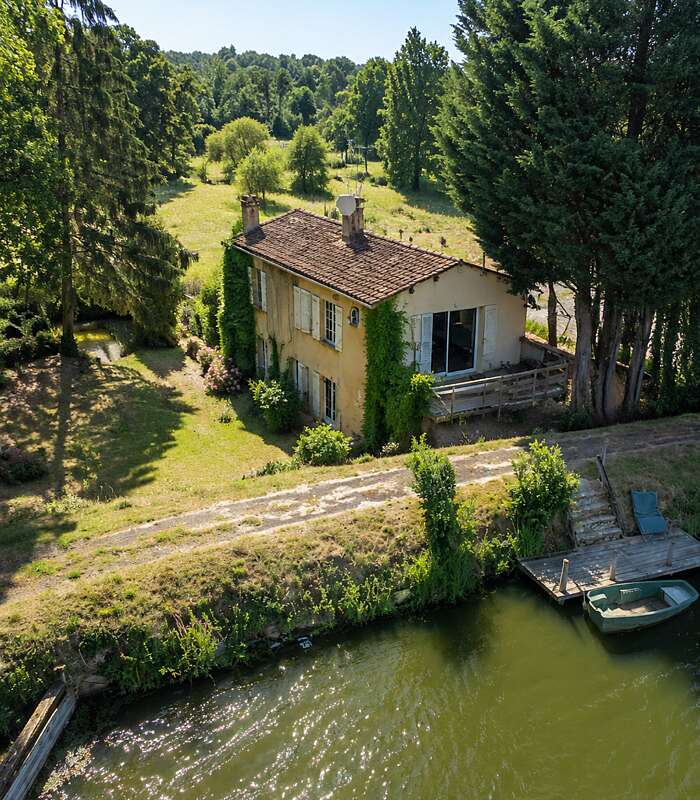 Lac de Villedon Holiday home france carp fishing