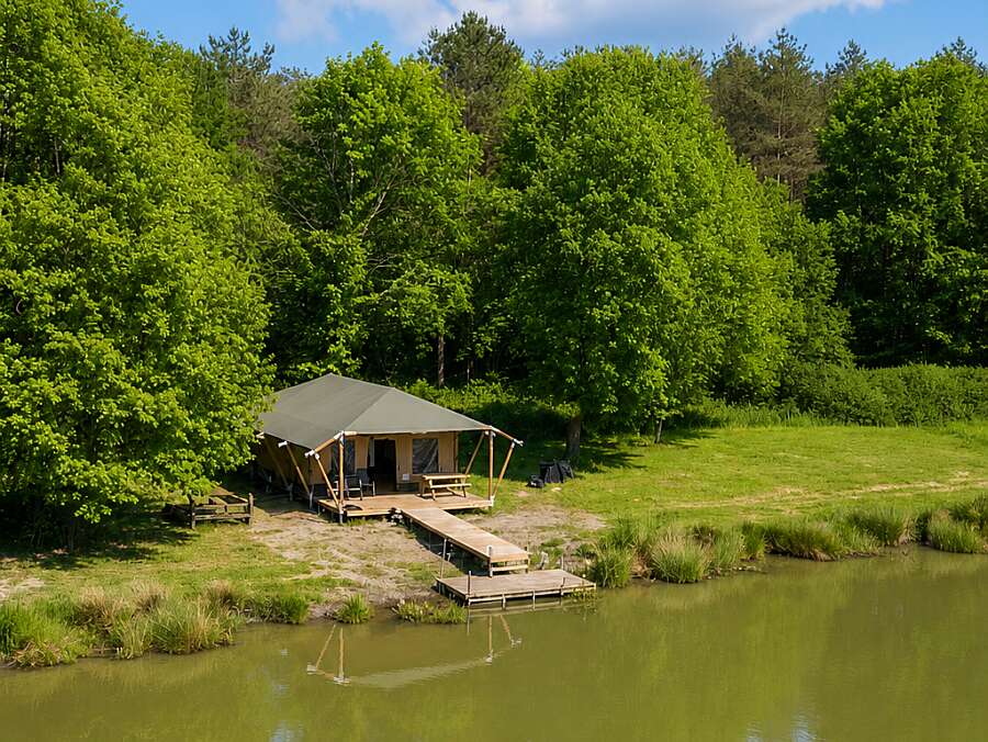 Cottage lake safari tent France holidays