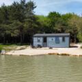 Air p1 Camalo Bungalow Huisje karpervissen aan het water2 at 20 51 52